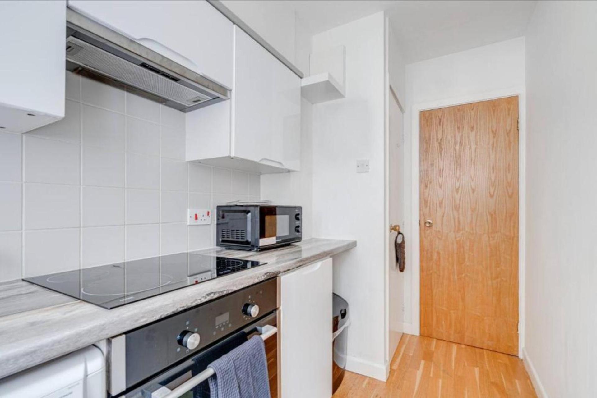 Appartamento Cosy With Parking Londra